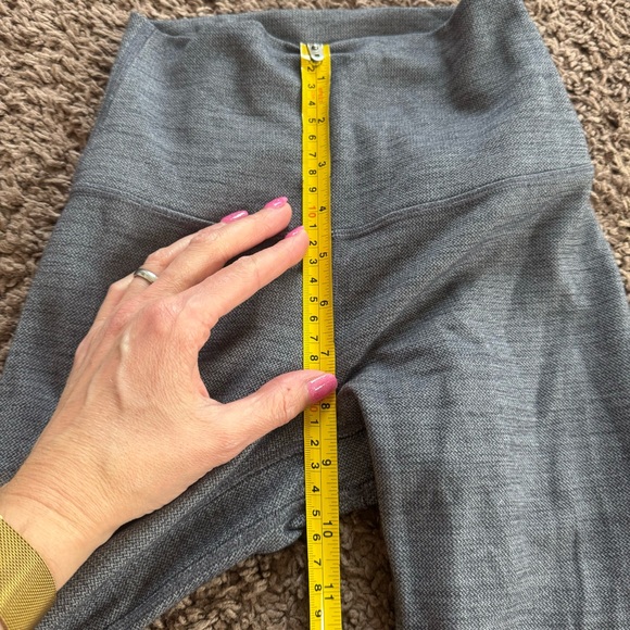 Lululemon Align SHR Nulu Gray High Rise Crop Leggings 2 $98 - Picture 9 of 10